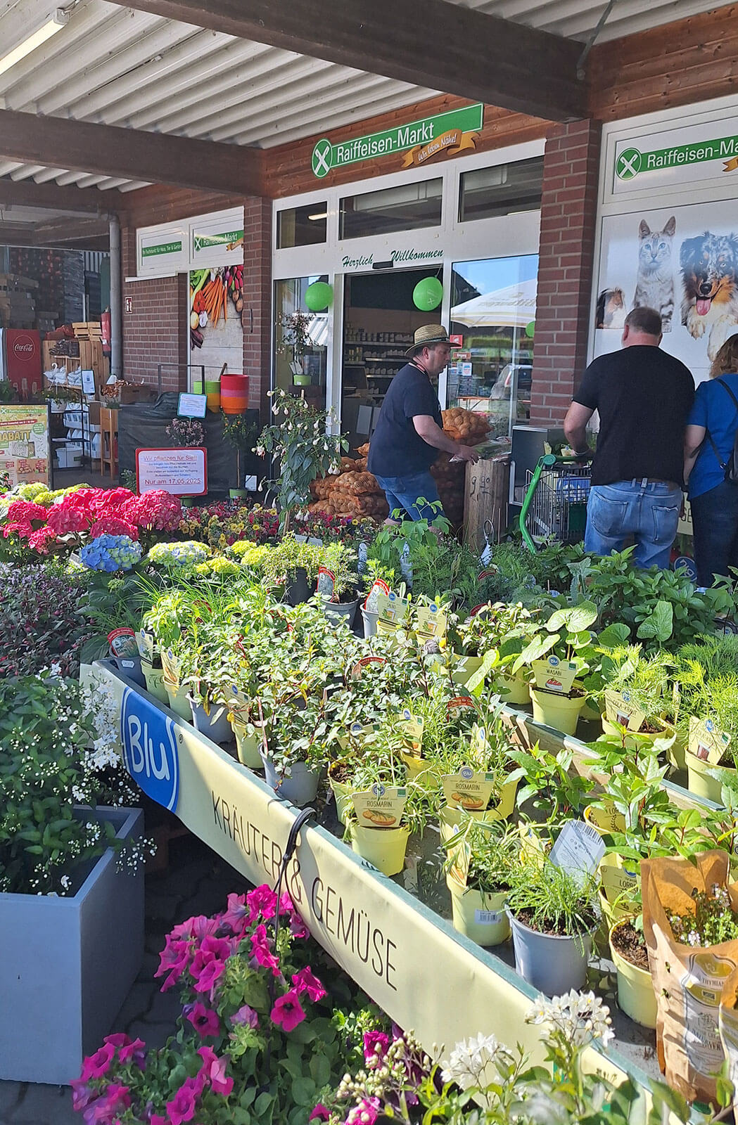 Raiffeisen-Markt Emmerich - Eingangsbereich